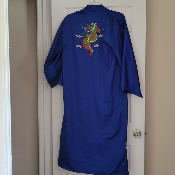 Mom Enter the Dragon...Robe Unique Dragon on back sleeves Check measurements - Picture 2 of 8